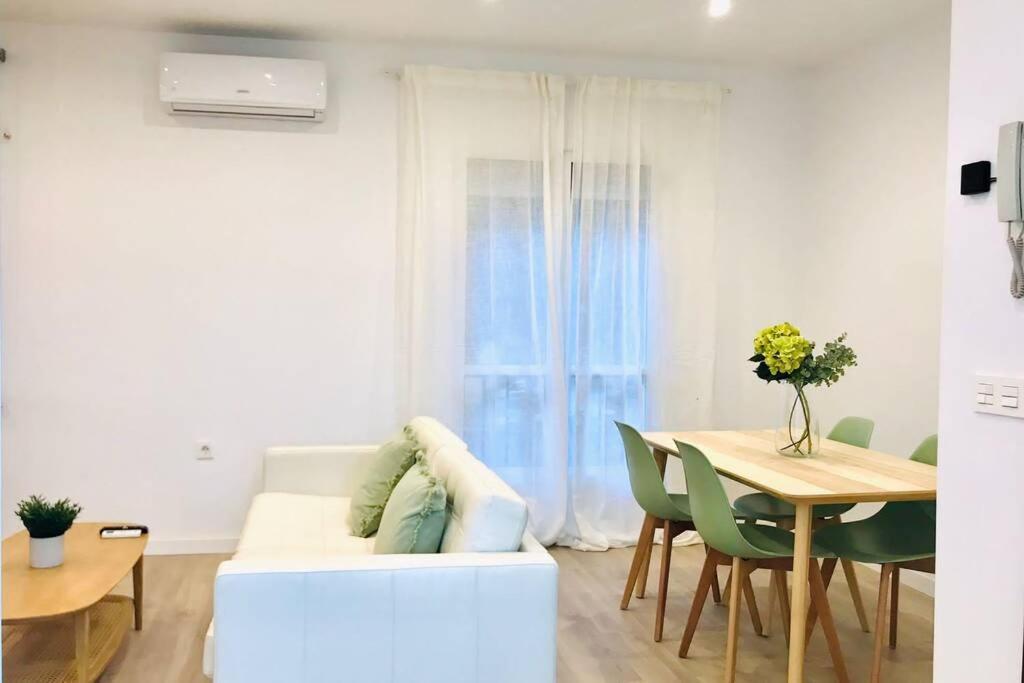 Andalucia I & Balcony By Ele Apartments Malaga Ngoại thất bức ảnh
