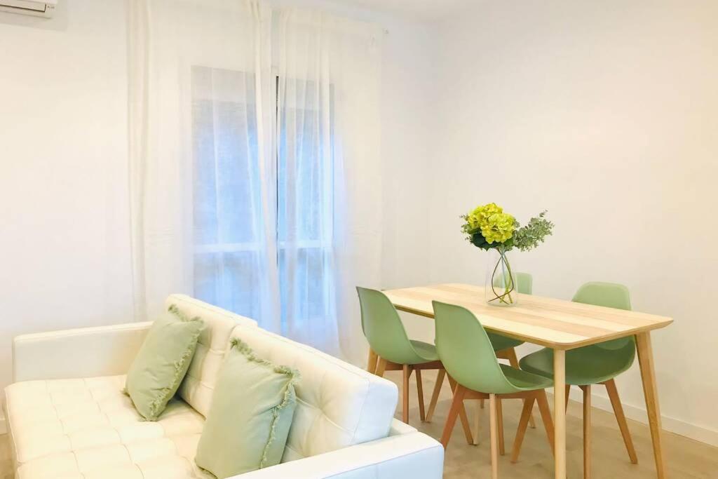 Andalucia I & Balcony By Ele Apartments Malaga Ngoại thất bức ảnh